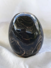 Load image into Gallery viewer, Stromatolite Crystal Egg